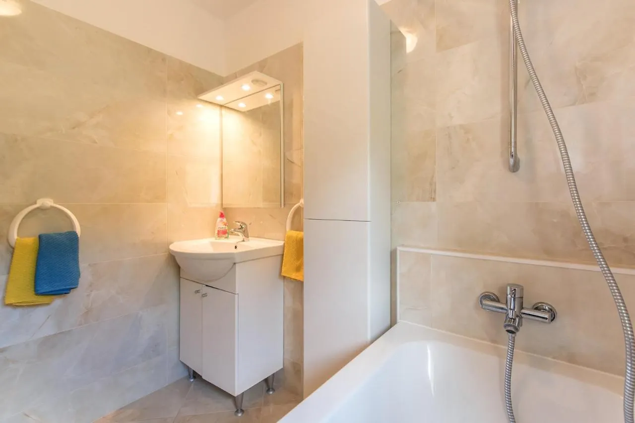 Apartment Dramalj 5592B 0*,  קרואטיה